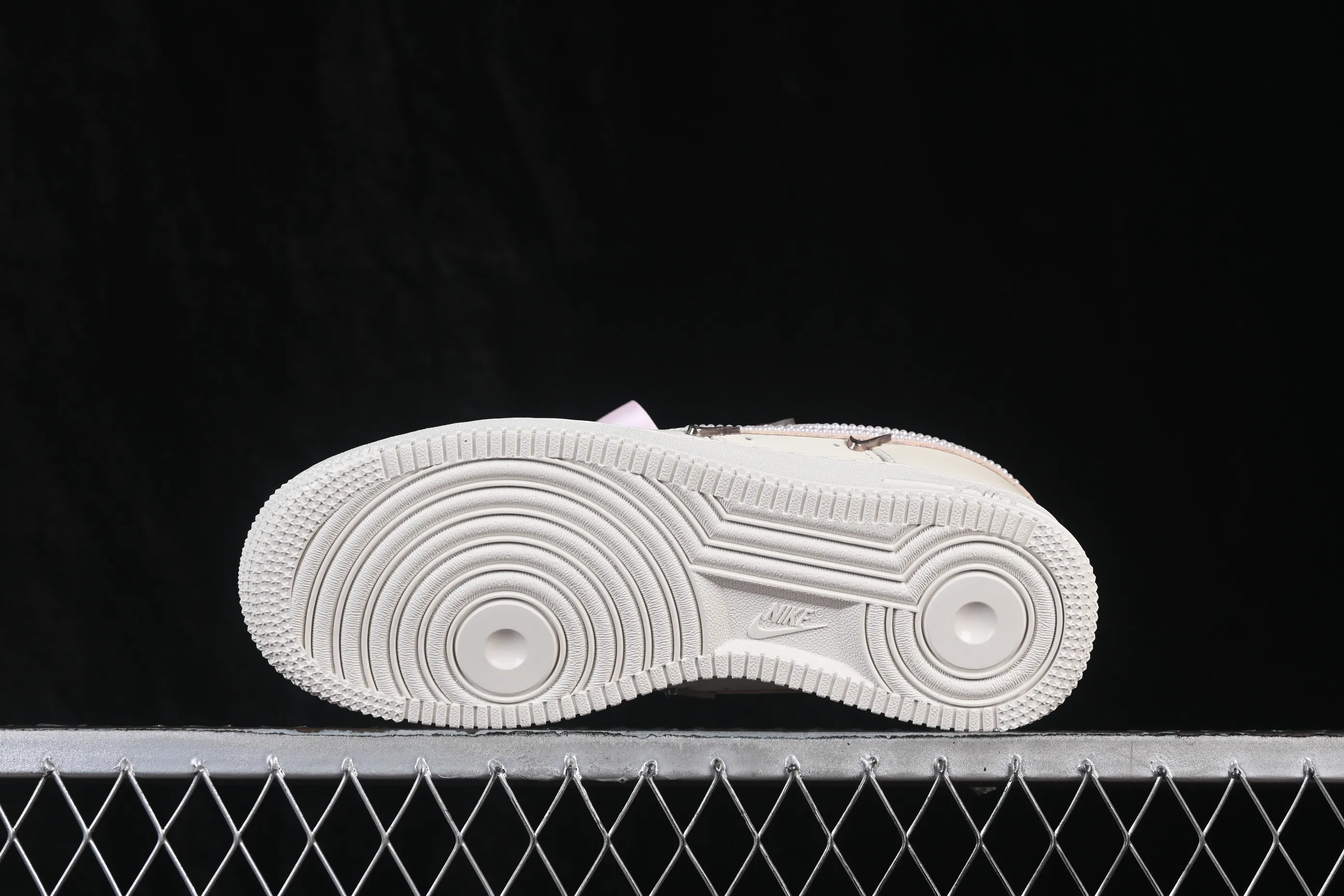 All categories Nk Air Force 1 Air Force series Nk Air Force 1 Low Air Force low-top Nike Air Force 1'07 Low Hand-painted graffiti Pearl milk apricot Air Force 1 low-top casual sneakers FV8110-183